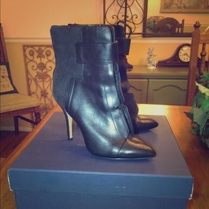 Pour La Victoire Heels